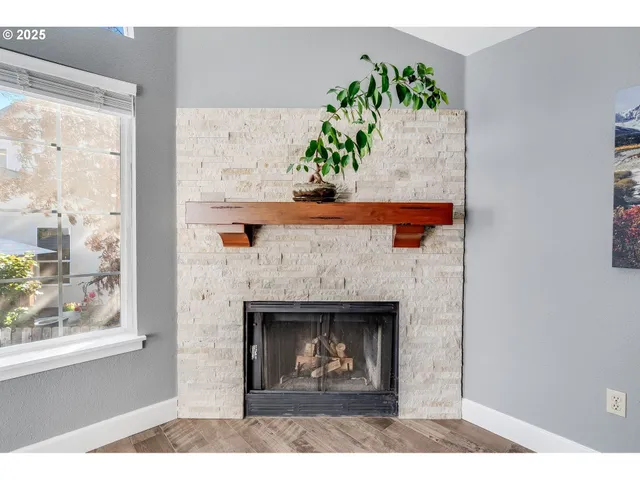 $289,900 | 17548 Northwest Springville Road, Unit F8, Portland, OR 97229