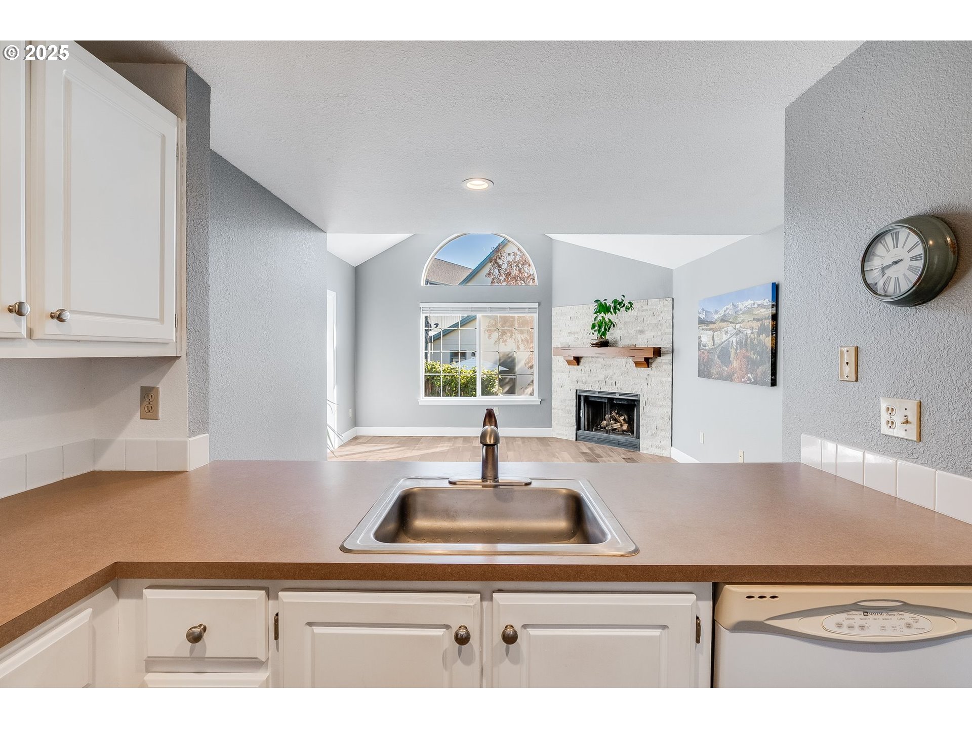 17548 Northwest Springville Road, Unit F8 Portland, OR 97229 - Photo 9 of 30