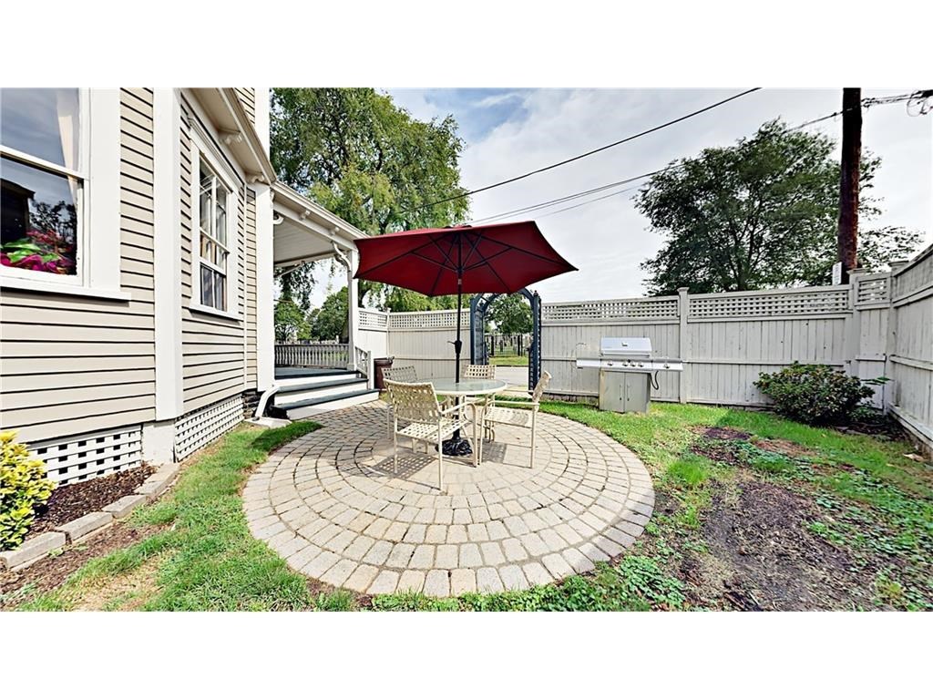 66 Farewell Street, Unit 2 Newport, RI 02840 - Photo 2 of 19