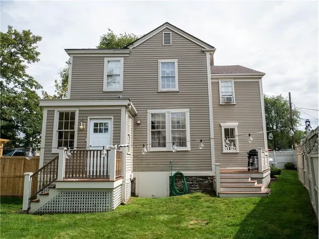 $2,500 | 66 Farewell Street, Unit 2, Newport, RI 02840