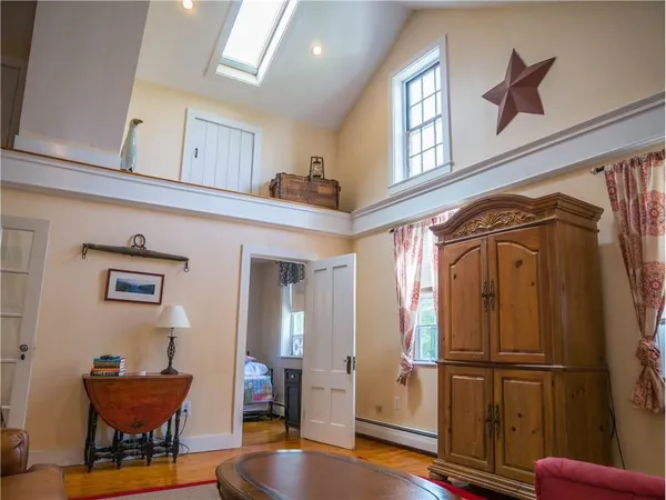 $2,500 | 66 Farewell Street, Unit 2, Newport, RI 02840