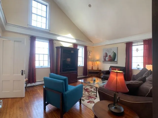 $2,500 | 66 Farewell Street, Unit 2, Newport, RI 02840