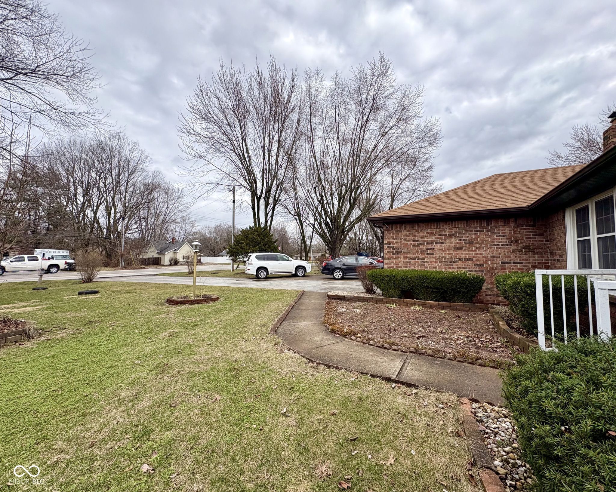 4147 Fairview Road Greenwood, IN 46142 - Photo 2 of 18