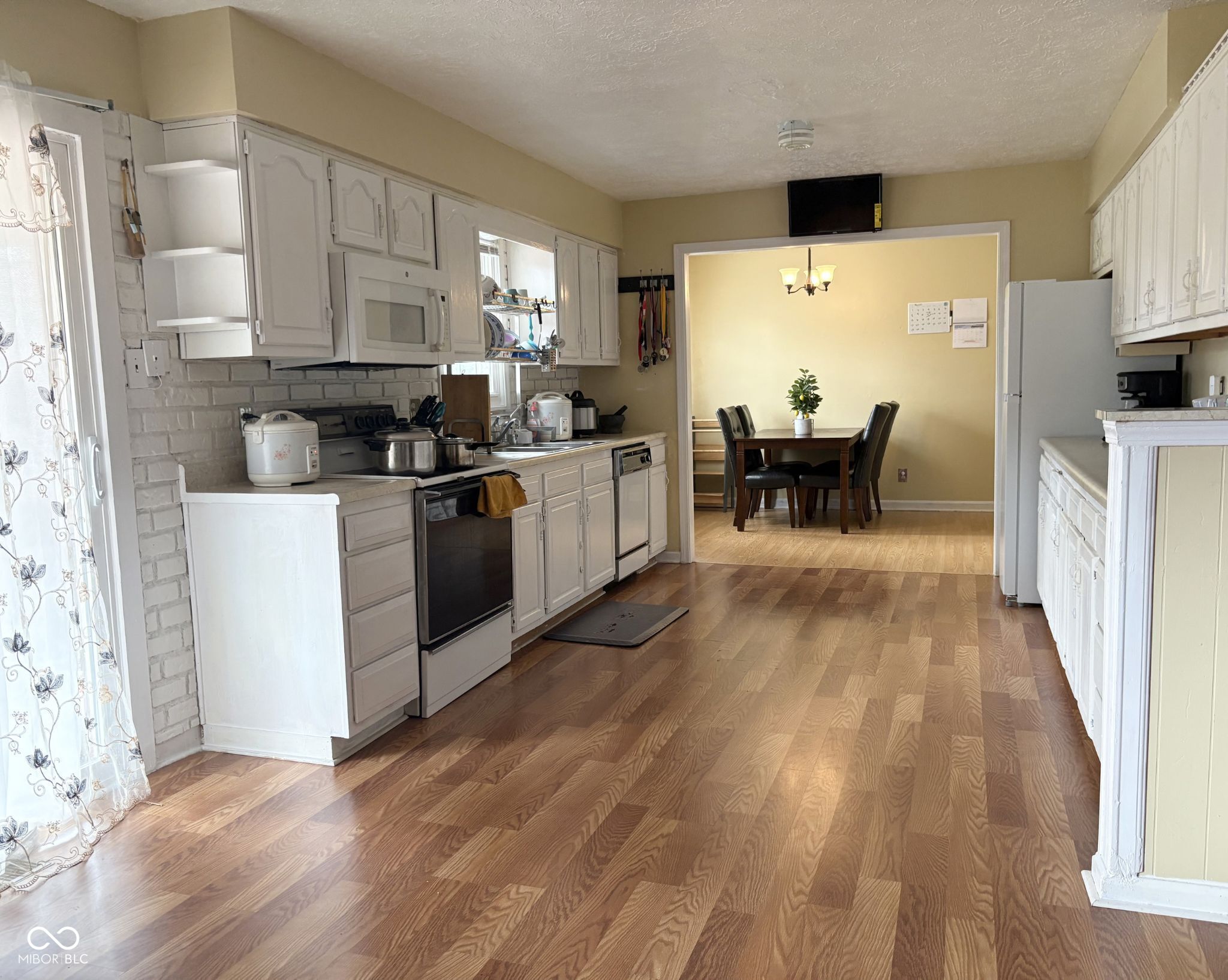 4147 Fairview Road Greenwood, IN 46142 - Photo 5 of 18