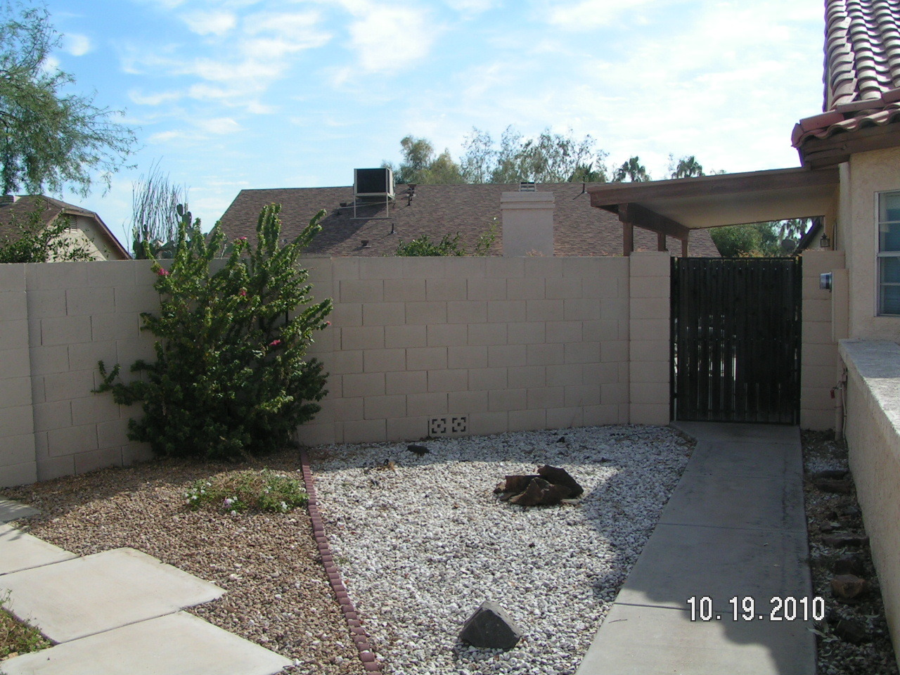 6009 West Shangri-la Road Glendale, AZ 85304 - Photo 4 of 10 a view of a backyard