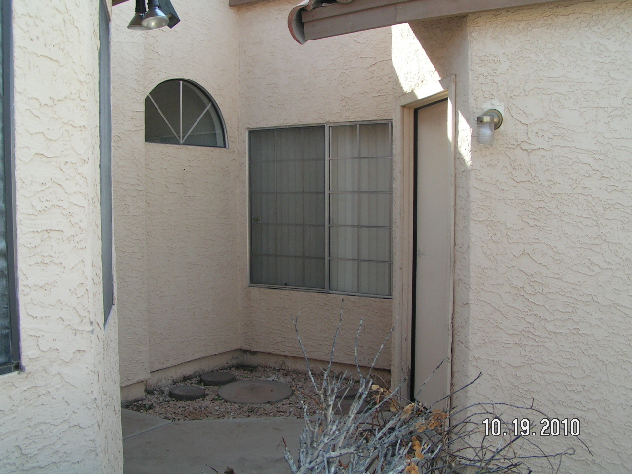 6009 West Shangri-la Road Glendale, AZ 85304 - Photo 6 of 10 Entrance