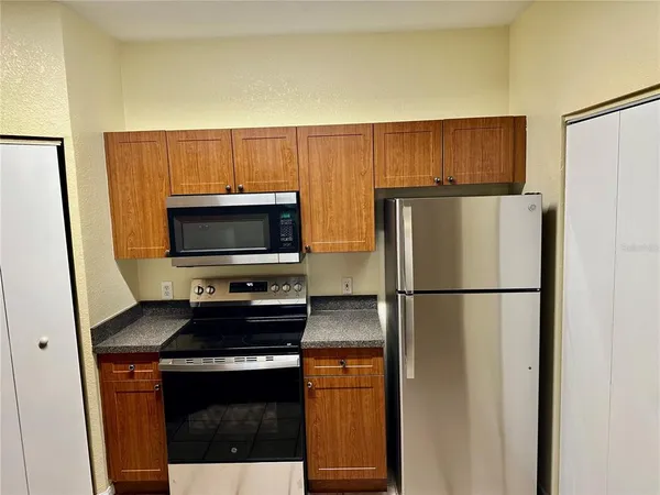 $230,000 | 2199 Chianti Place, Unit 90917, Palm Harbor, FL 34683