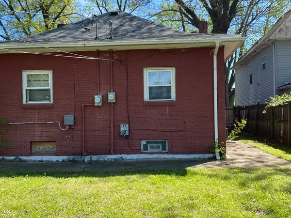 $875 | 2842 North Chester Avenue, Indianapolis, IN 46218