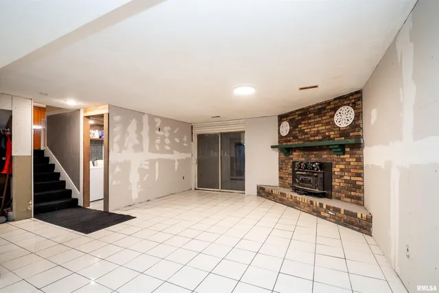 $225,000 | 11718 West Hickory Springs Drive, Brimfield, IL 61517