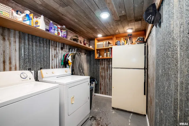 $239,900 | 11718 West Hickory Springs Drive, Brimfield, IL 61517