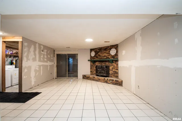 $225,000 | 11718 West Hickory Springs Drive, Brimfield, IL 61517