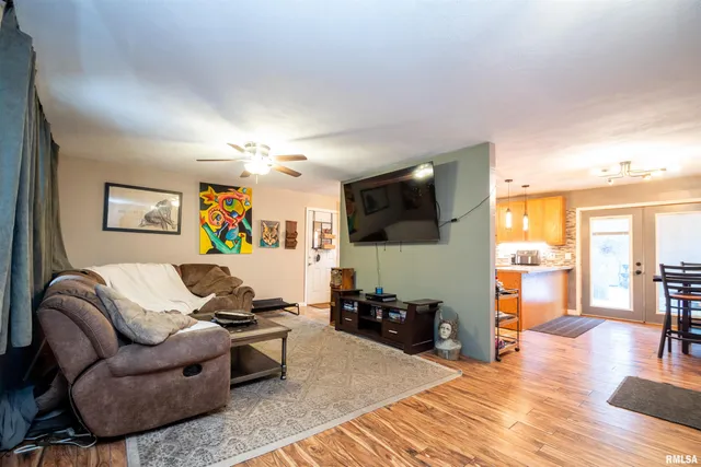 $239,900 | 11718 West Hickory Springs Drive, Brimfield, IL 61517