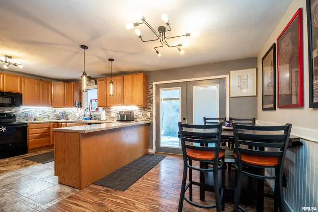 $239,900 | 11718 West Hickory Springs Drive, Brimfield, IL 61517