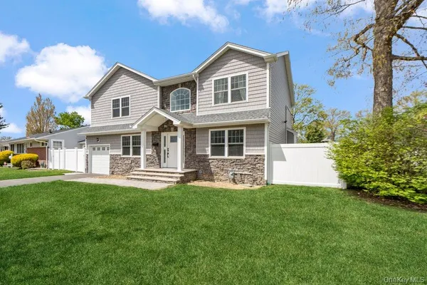 $1,575,000 | 53 Surrey Lane, Plainview, NY 11803