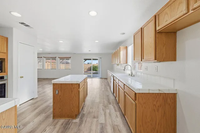 $599,500 | 43336 22nd Street West, Lancaster, CA 93536