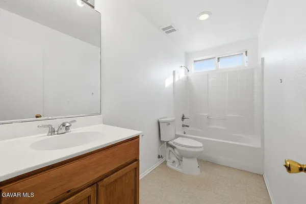 $599,999 | 43336 22nd Street West, Lancaster, CA 93536