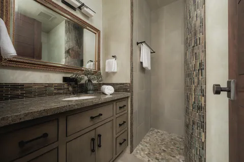 $4,295,000 | 1329 North Montgomery Street, Ojai, CA 93023