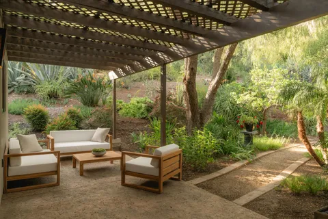 $4,295,000 | 1329 North Montgomery Street, Ojai, CA 93023