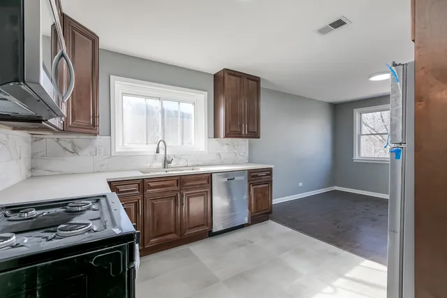 $2,550 | 5843 North Cicero Avenue, Unit 2, Chicago, IL 60646