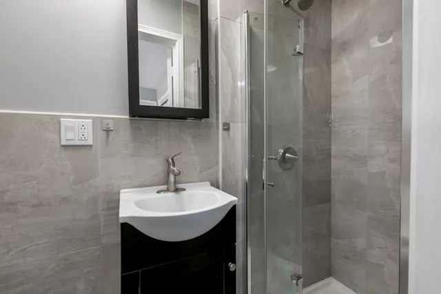 $2,550 | 5843 North Cicero Avenue, Unit 2, Chicago, IL 60646