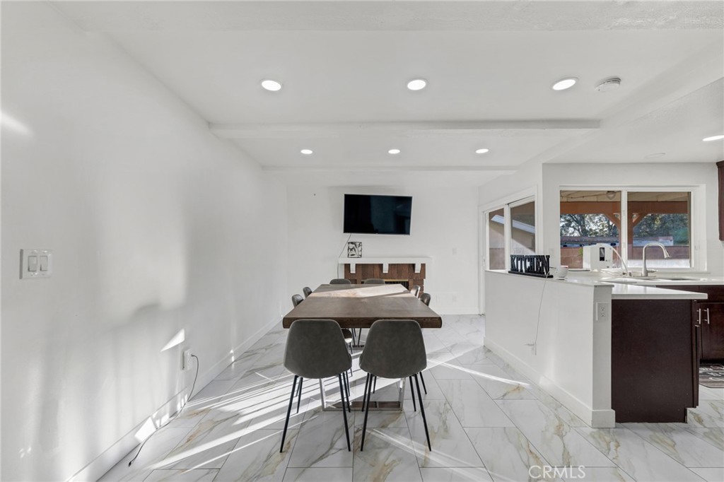 10755 Brookfield Road Chatsworth, CA 91311 - Photo 14 of 37 family room