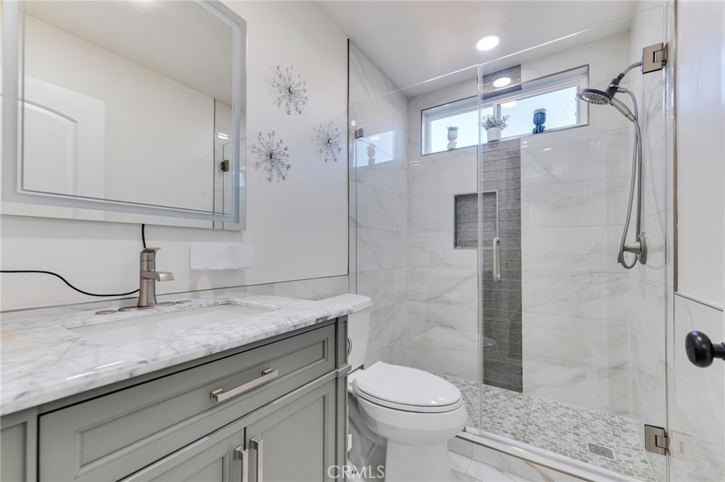 10755 Brookfield Road Chatsworth, CA 91311 - Photo 26 of 37 Bathroom