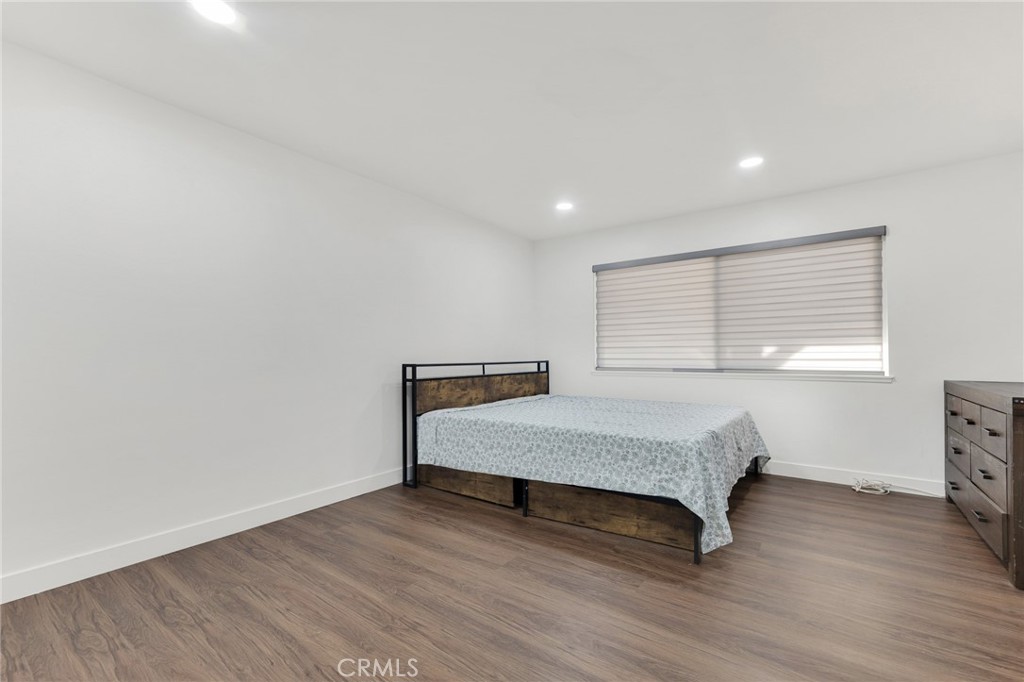 10755 Brookfield Road Chatsworth, CA 91311 - Photo 27 of 37 Master bedroom