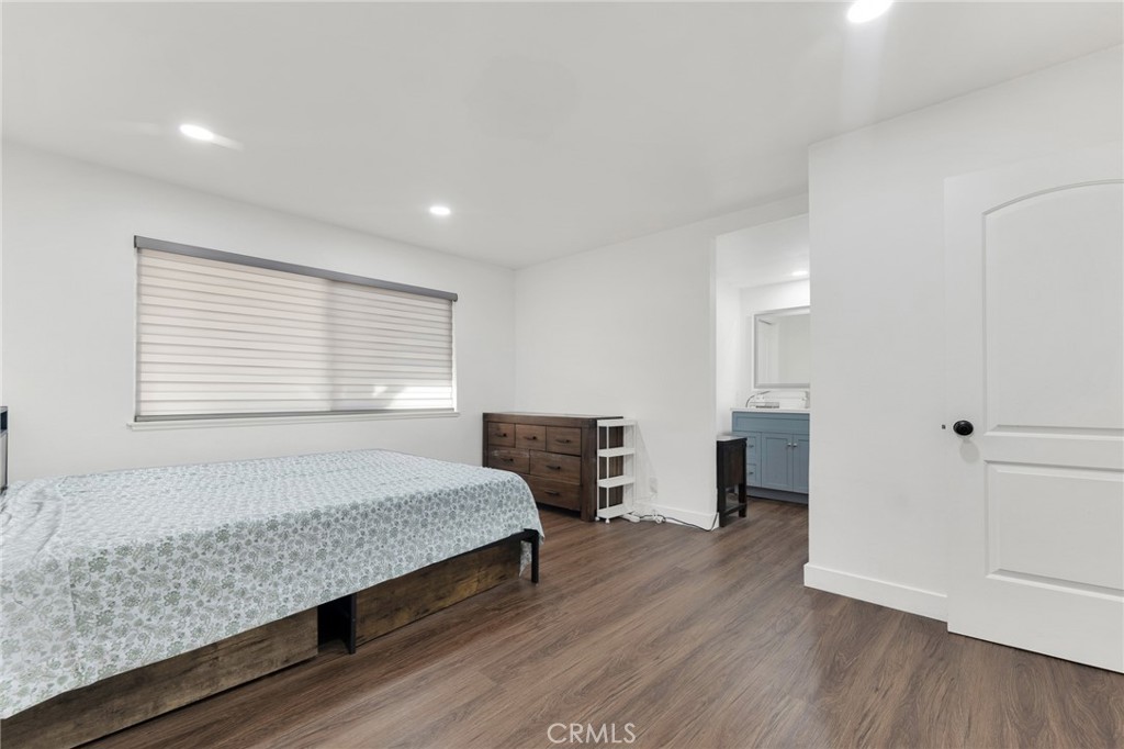 10755 Brookfield Road Chatsworth, CA 91311 - Photo 28 of 37 Master bedroom