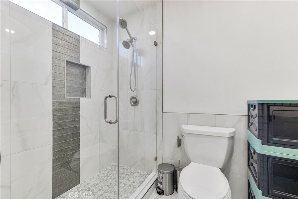 10755 Brookfield Road Chatsworth, CA 91311 - Photo 30 of 37 master bath