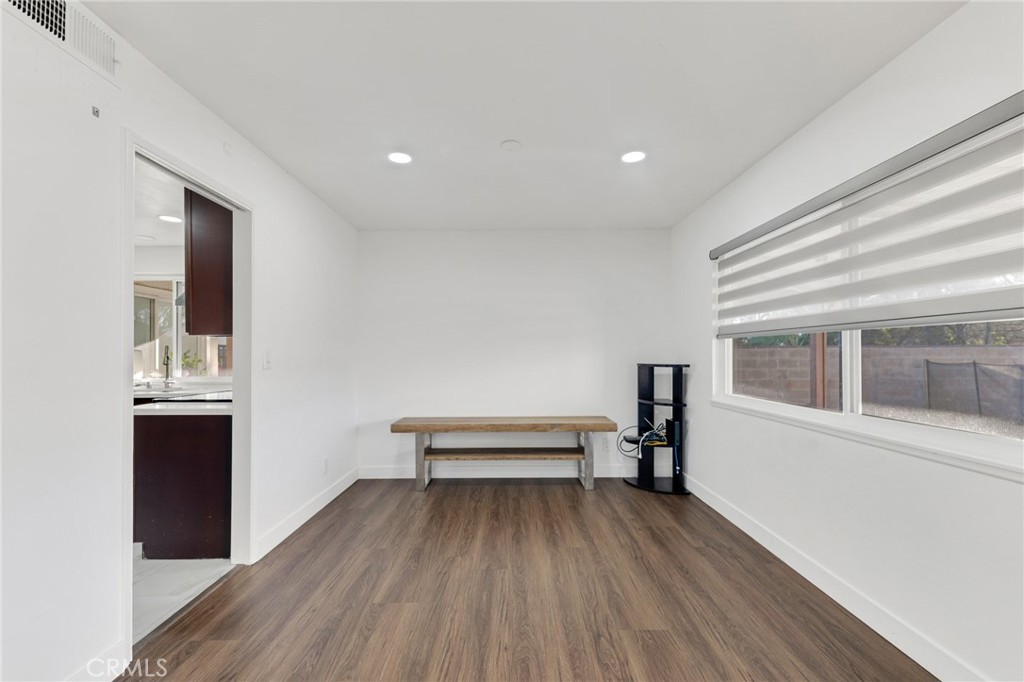 10755 Brookfield Road Chatsworth, CA 91311 - Photo 7 of 37 Dining area