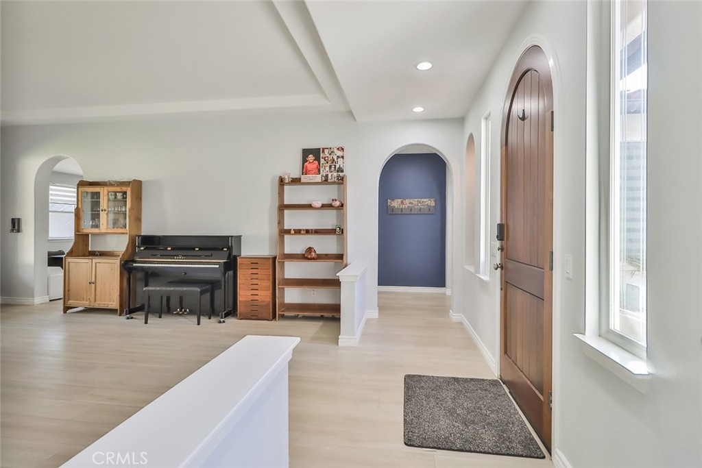 5421 Moonshadow Street Simi Valley, CA 93063 - Photo 9 of 56