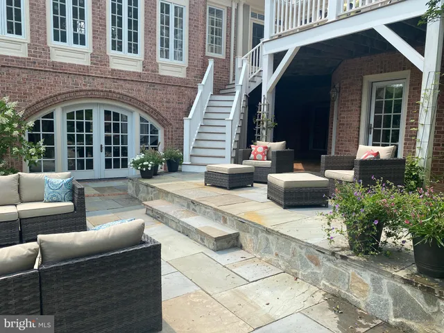 $2,300,000 | 25 Springhill Farm Court, Cockeysville, MD 21030