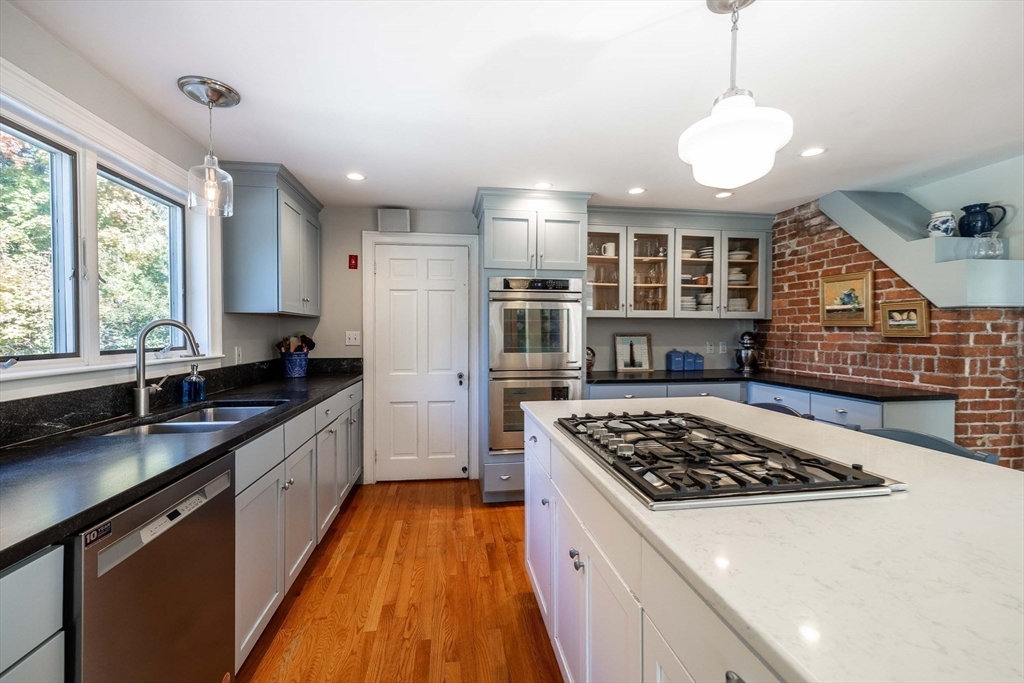 11 Summit Avenue Scituate, MA 02066 - Photo 8 of 27 Gallery Image 8