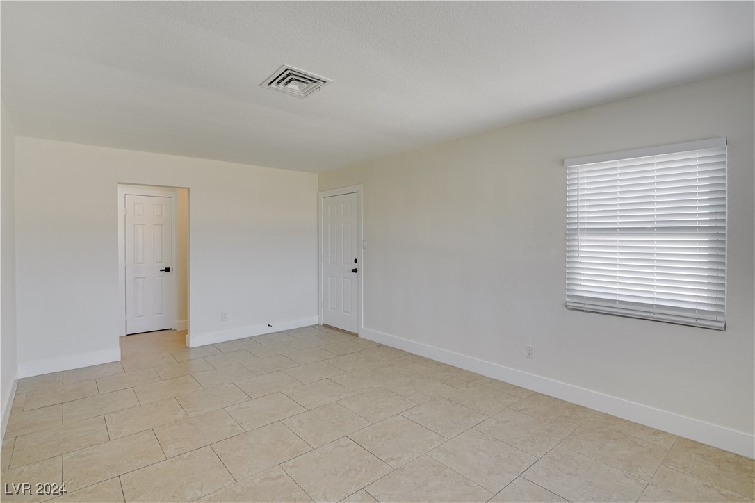 247 West Basic Road Henderson, NV 89015 - Photo 7 of 22