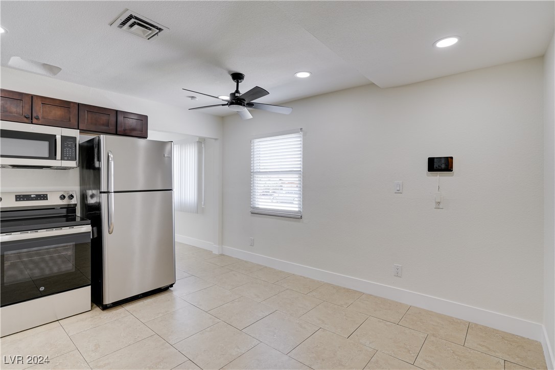 247 West Basic Road Henderson, NV 89015 - Photo 10 of 22