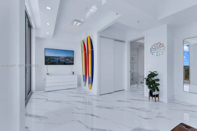 $5,290,000 | 1180 North Federal Highway, Unit 1602, Fort Lauderdale, FL 33304