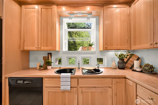 $699,000 | 66 Grand View Lane, Bellingham, WA 98229