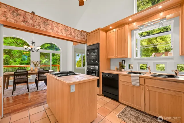 $699,000 | 66 Grand View Lane, Bellingham, WA 98229