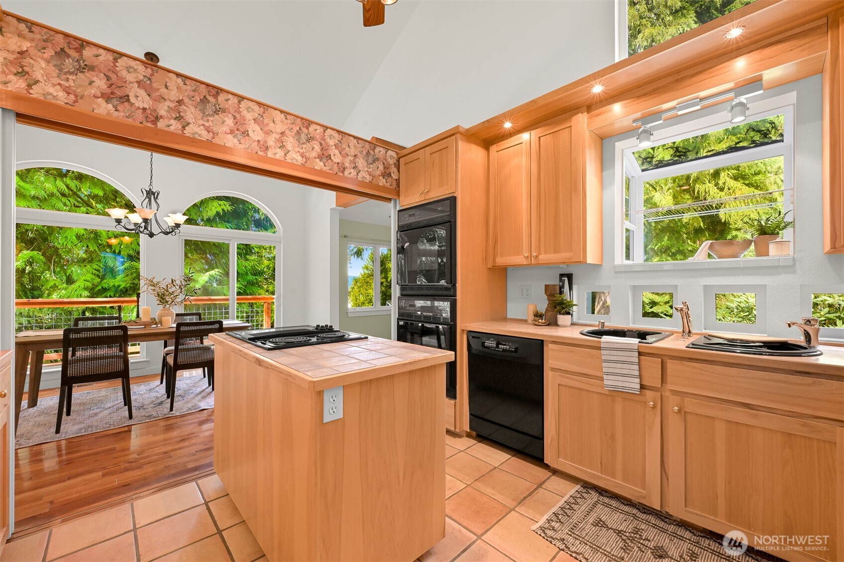 66 Grand View Lane Bellingham, WA 98229 - Photo 3 of 37