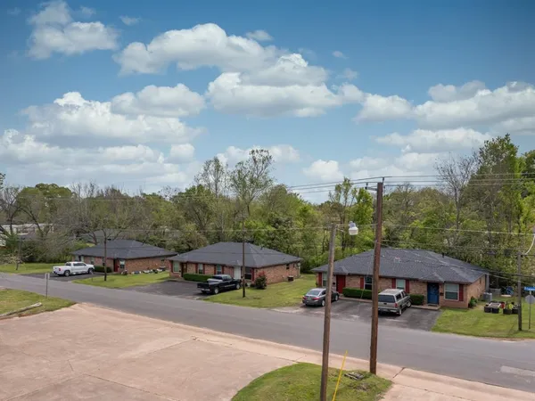 $599,900 | 601-611 Canada Street, Jacksonville, TX 75766