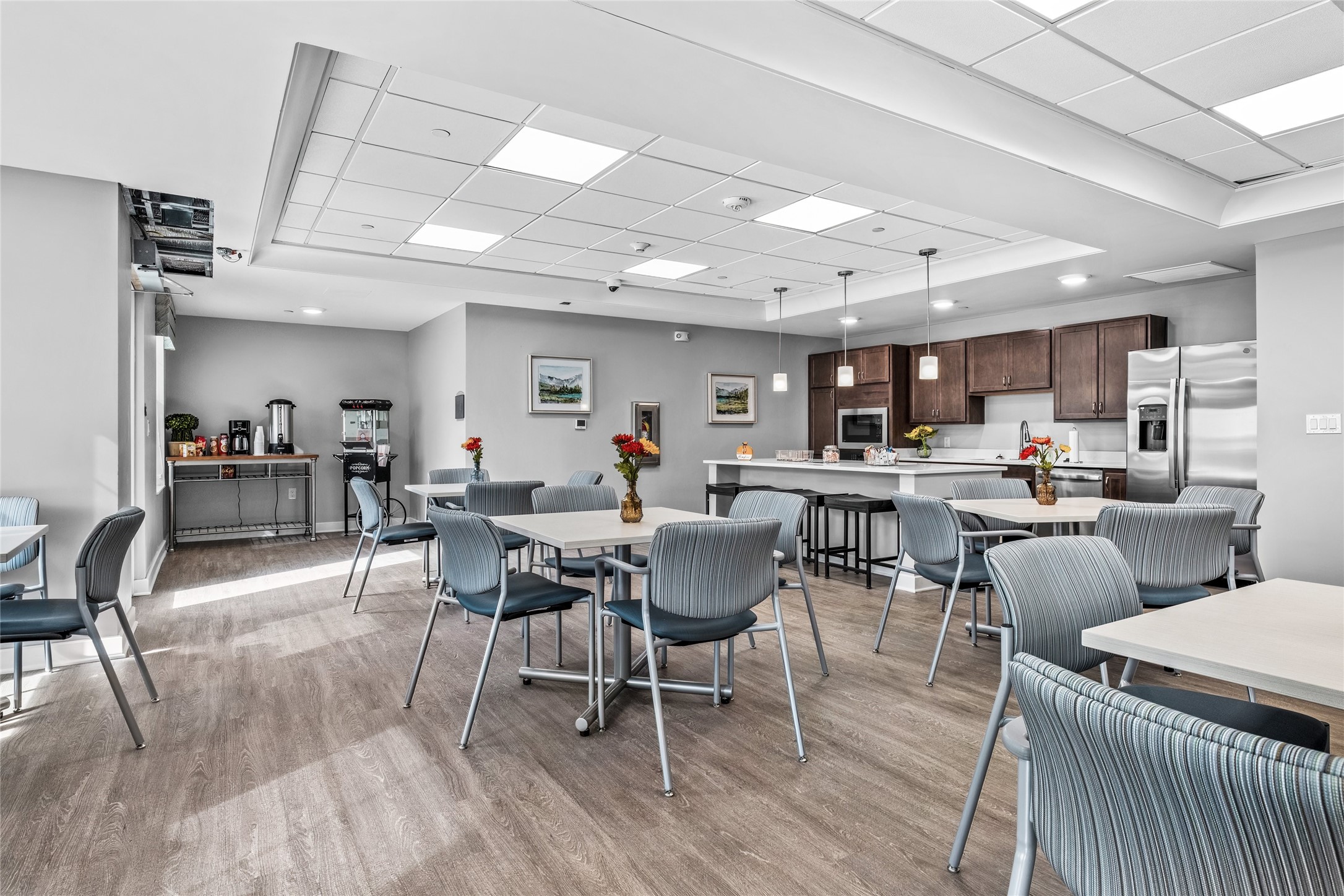 1009 East Dublin Granville Road, Unit 50 Columbus, OH 43229 - Photo 6 of 14 a view of a dining room with furniture
