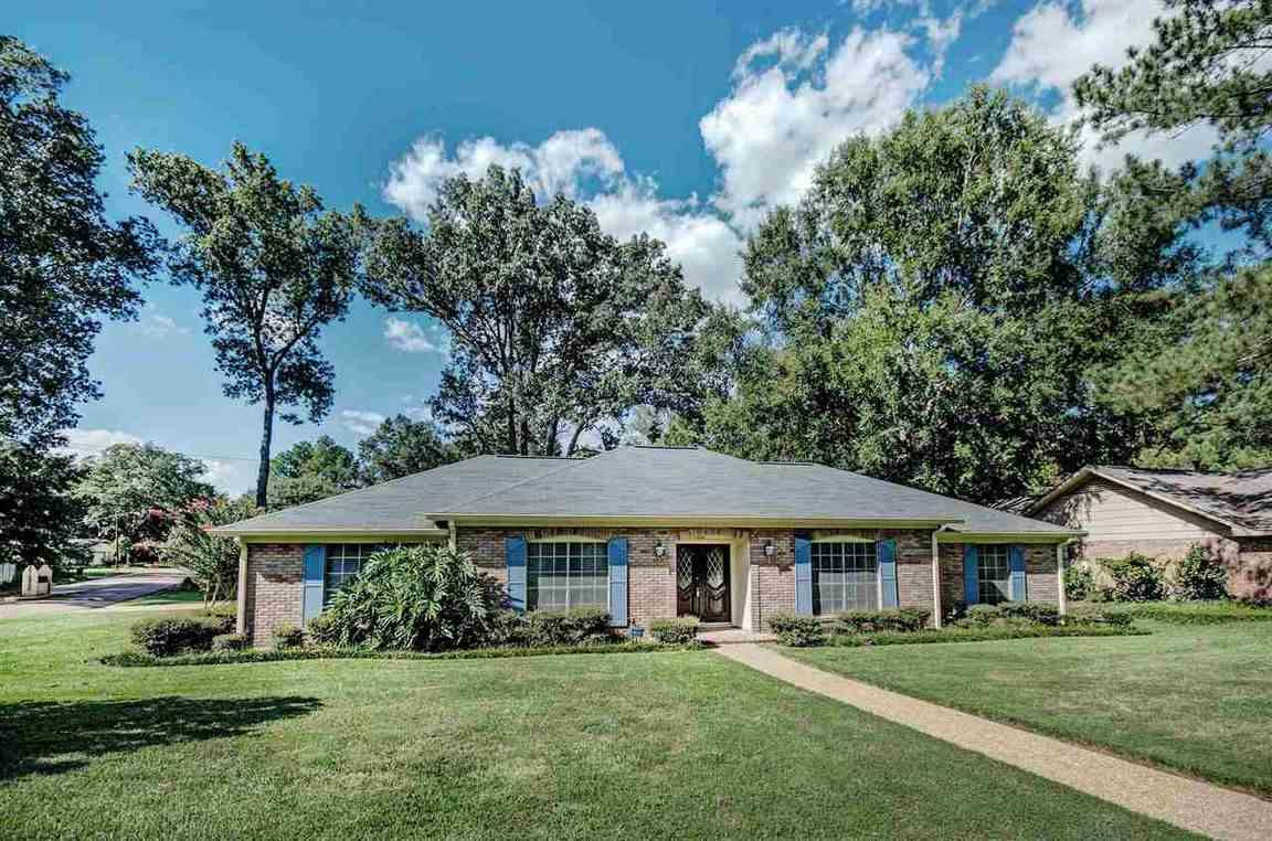 5498 River Thames Road Jackson, MS 39211 - Photo 1 of 20 Photo 1