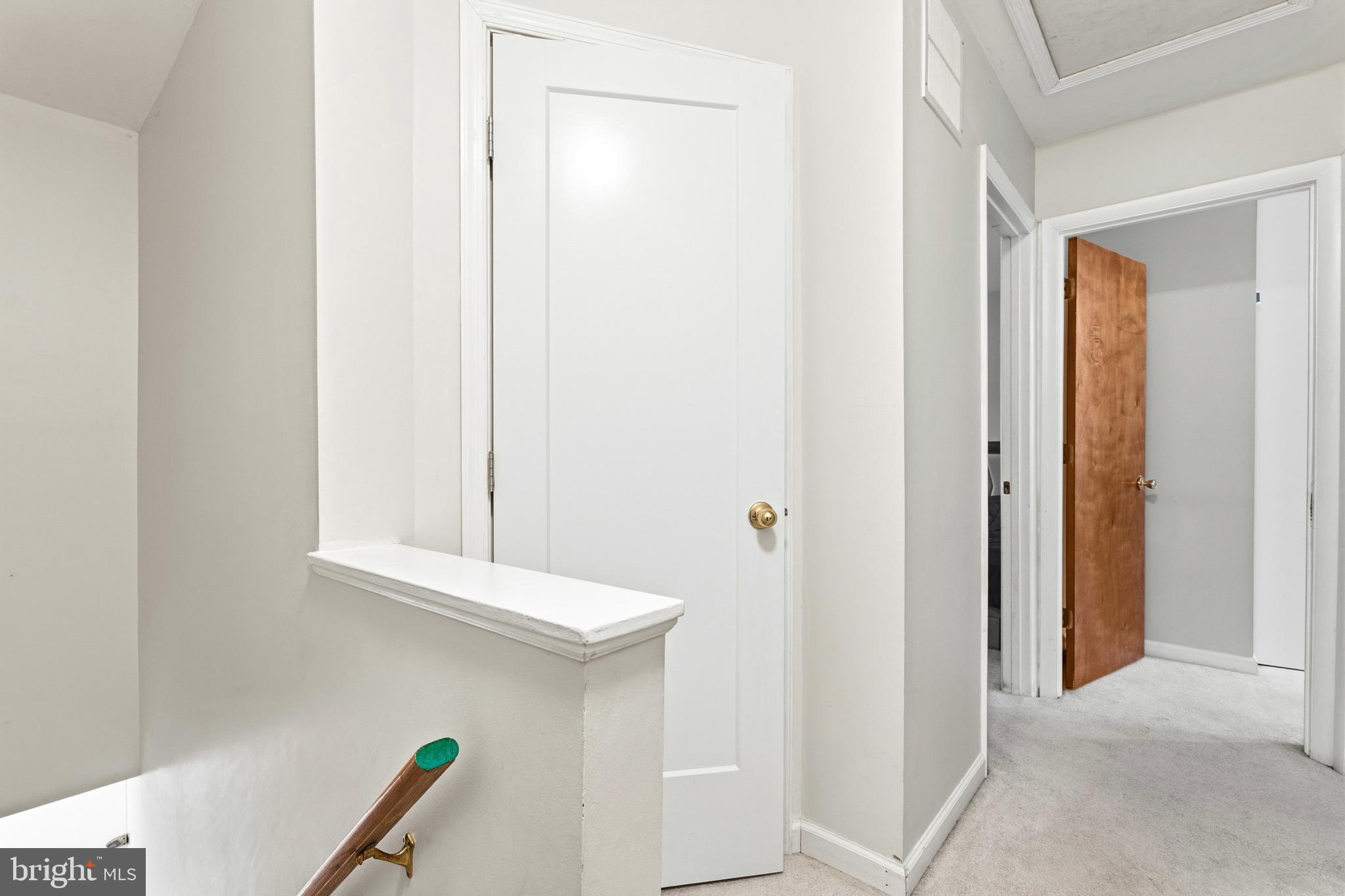 7641 Laytonia Drive Gaithersburg, MD 20877 - Photo 19 of 31 a view of an entryway