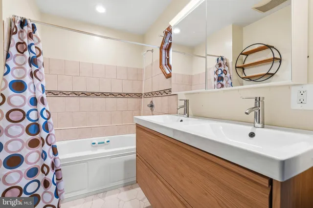 $349,000 | 7641 Laytonia Drive, Gaithersburg, MD 20877