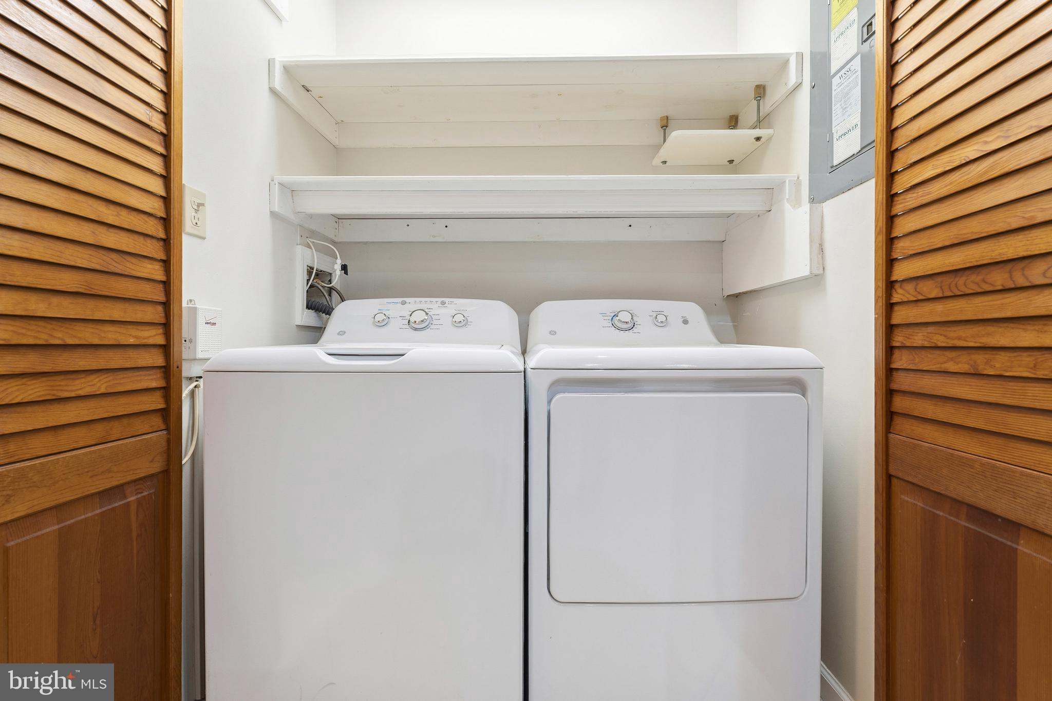 7641 Laytonia Drive Gaithersburg, MD 20877 - Photo 9 of 31 a utility room with dryer and washer