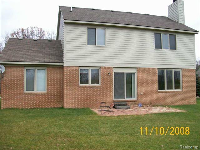 749 Woodfield Way Rochester, MI 48307 - Photo 2 of 17 Back of Home