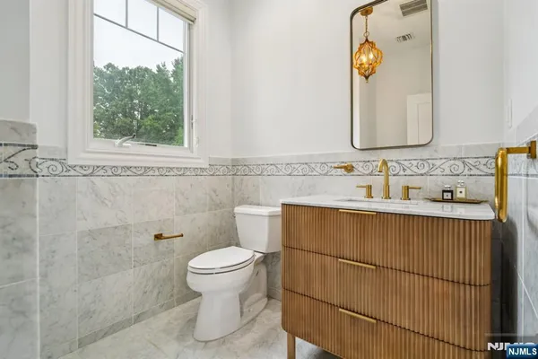 $3,488,800 | 41 Sunset Road, Demarest, NJ 07627