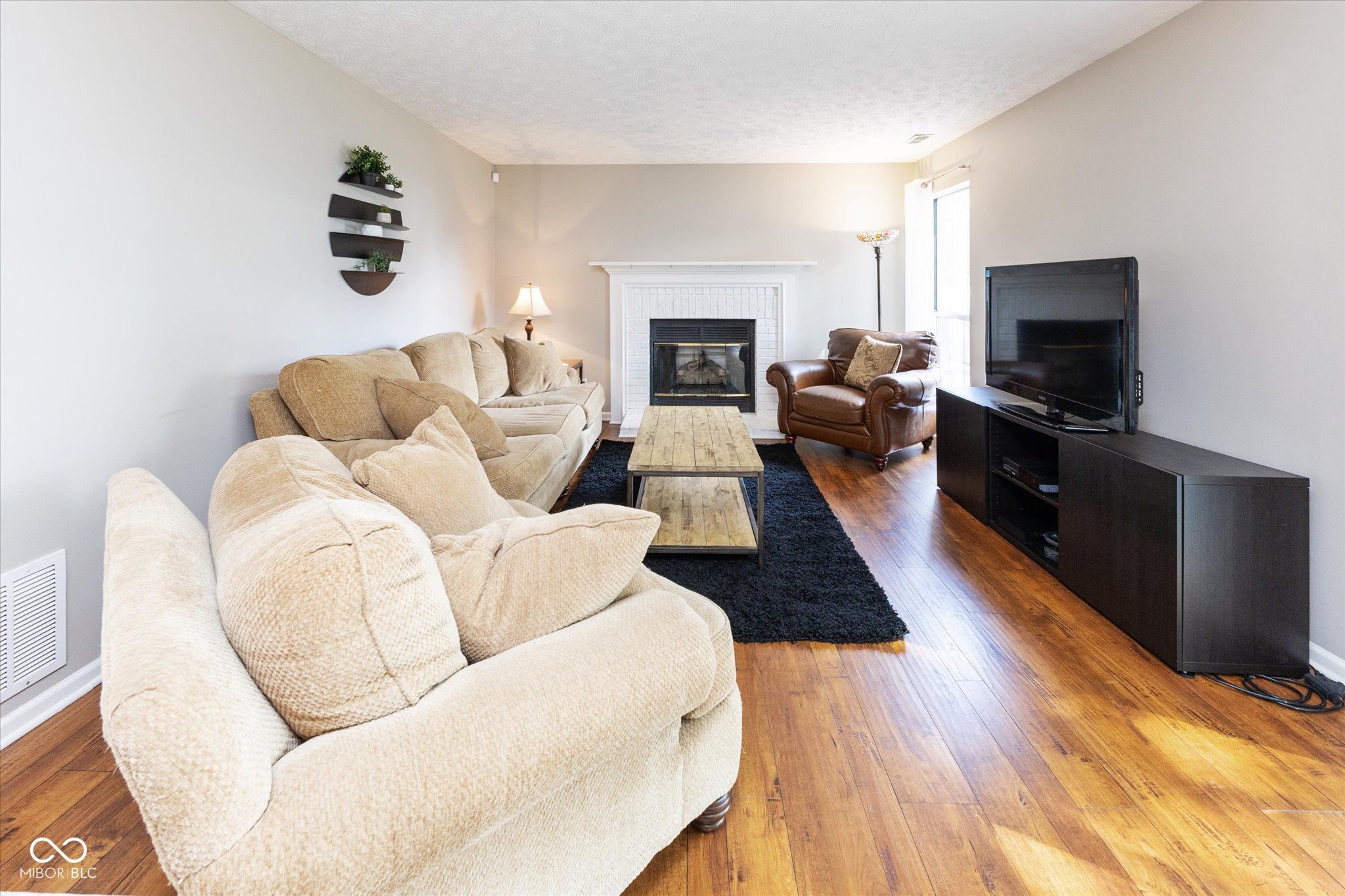 11537 Raleigh Lane Fishers, IN 46038 - Photo 5 of 24 Gallery Image 5