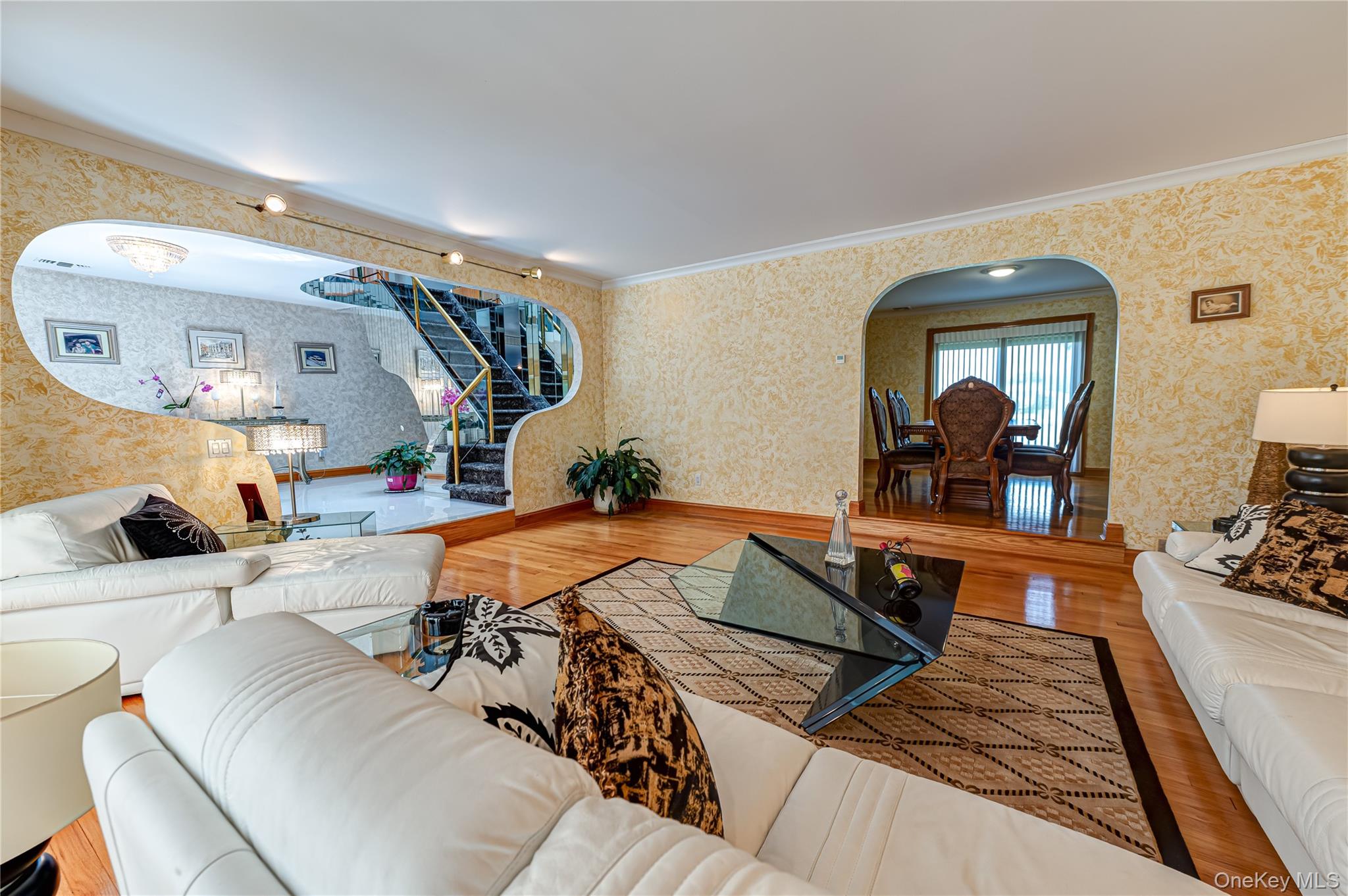 164 West Islip Road West Islip, NY 11795 - Photo 7 of 32