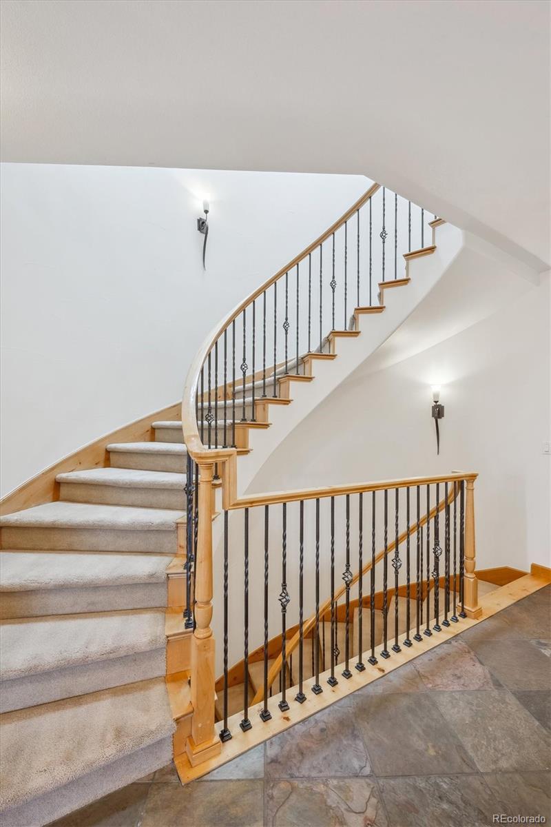 156 South Lookout Mountain Road Golden, CO 80401 - Photo 25 of 50 a view of entryway